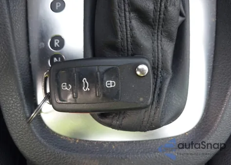 2011 Volkswagen Jetta 2.5L Sel z USA, uszkodzony, nr VIN 3VWLZ7AJ5BM345041